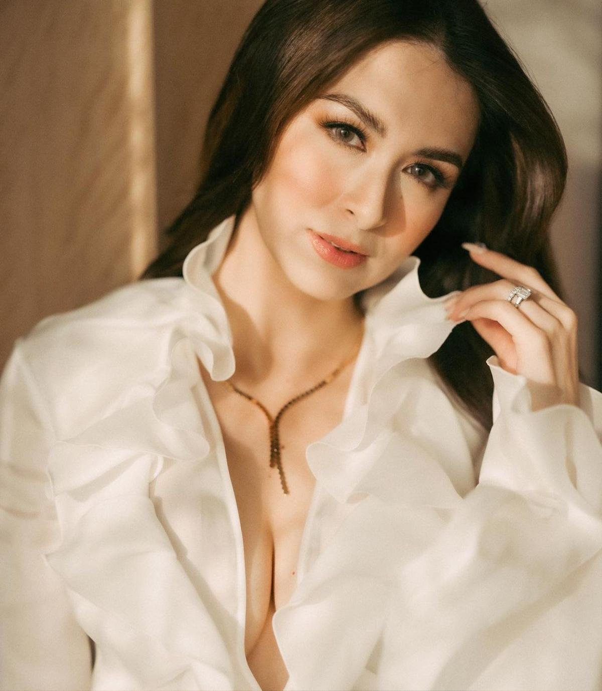 'Mỹ nhân đẹp nhất Philippines' Marian Rivera diện váy hở bạo o ép vòng 1 Ảnh 2