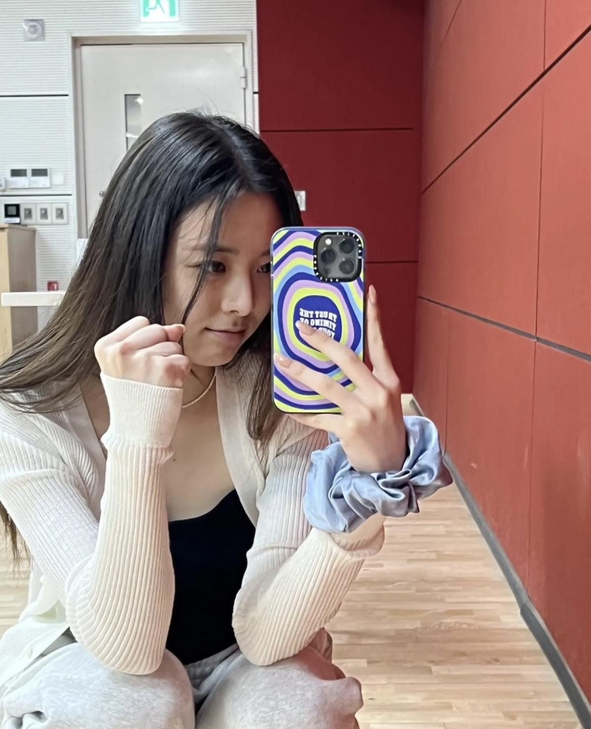 Ngắm visual cực phẩm của dàn idol nữ Kbiz: Ai xứng danh thánh selfie trước gương? Ảnh 8