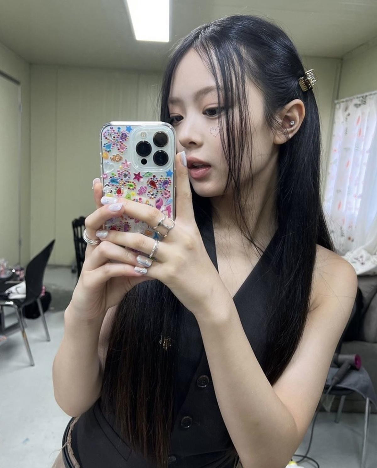 Ngắm visual cực phẩm của dàn idol nữ Kbiz: Ai xứng danh thánh selfie trước gương? Ảnh 10