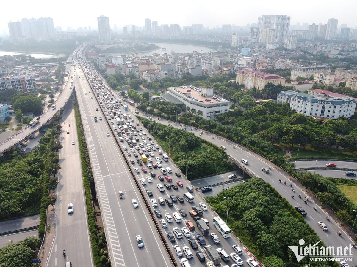 'Né' tắc đường ngày cuối kỳ nghỉ lễ 2/9, người dân ùn ùn trở lại Hà Nội sớm Ảnh 3