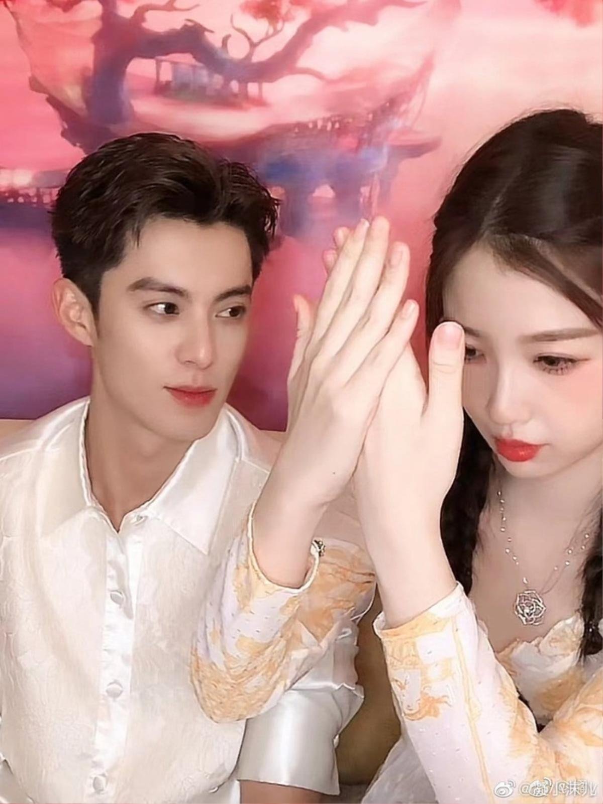 Ngu Thư Hân được khen tinh tế vì ngừng 'xào couple' với Vương Hạc Đệ sau khi Thương Lan Quyết kết thúc Ảnh 2