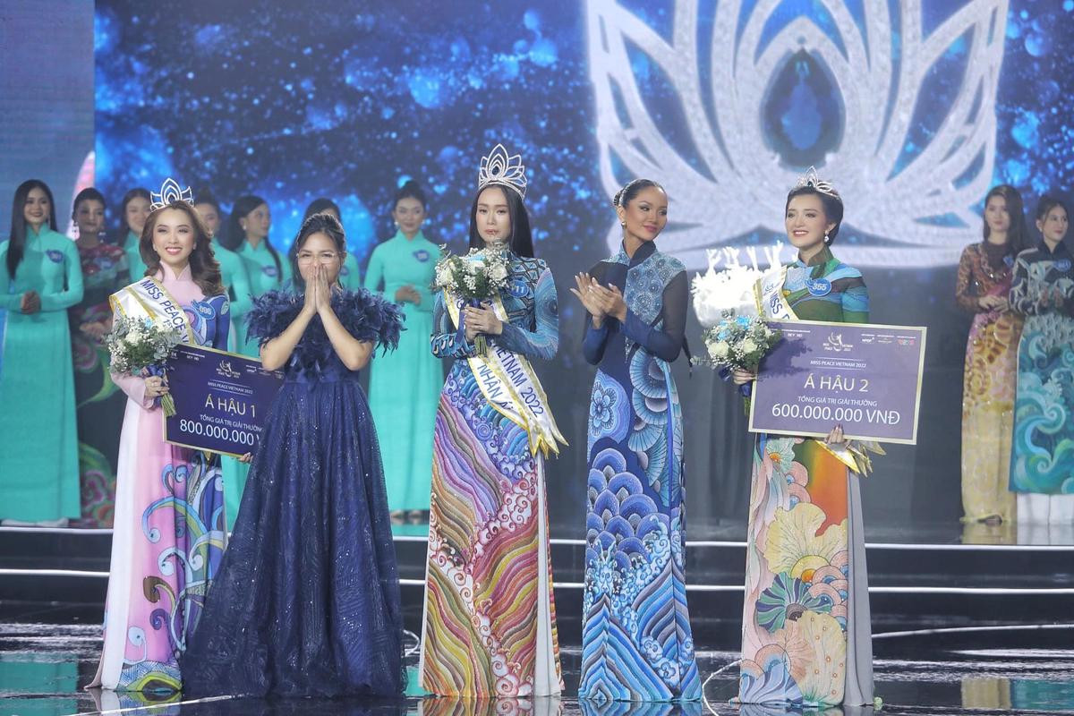 Hốt sạn chung kết Miss Peace Vietnam: Lồng tiếng vỗ tay, khóa bình luận, lan man về tiêu chí môi trường Ảnh 7