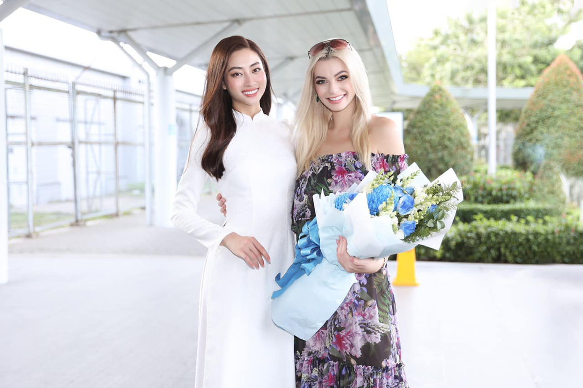 'Búp bê Barbie' Miss World 2021 quay lại Việt Nam lần thứ 2, fan lại ngắm 'no nê' nhan sắc đẹp như tạc Ảnh 4