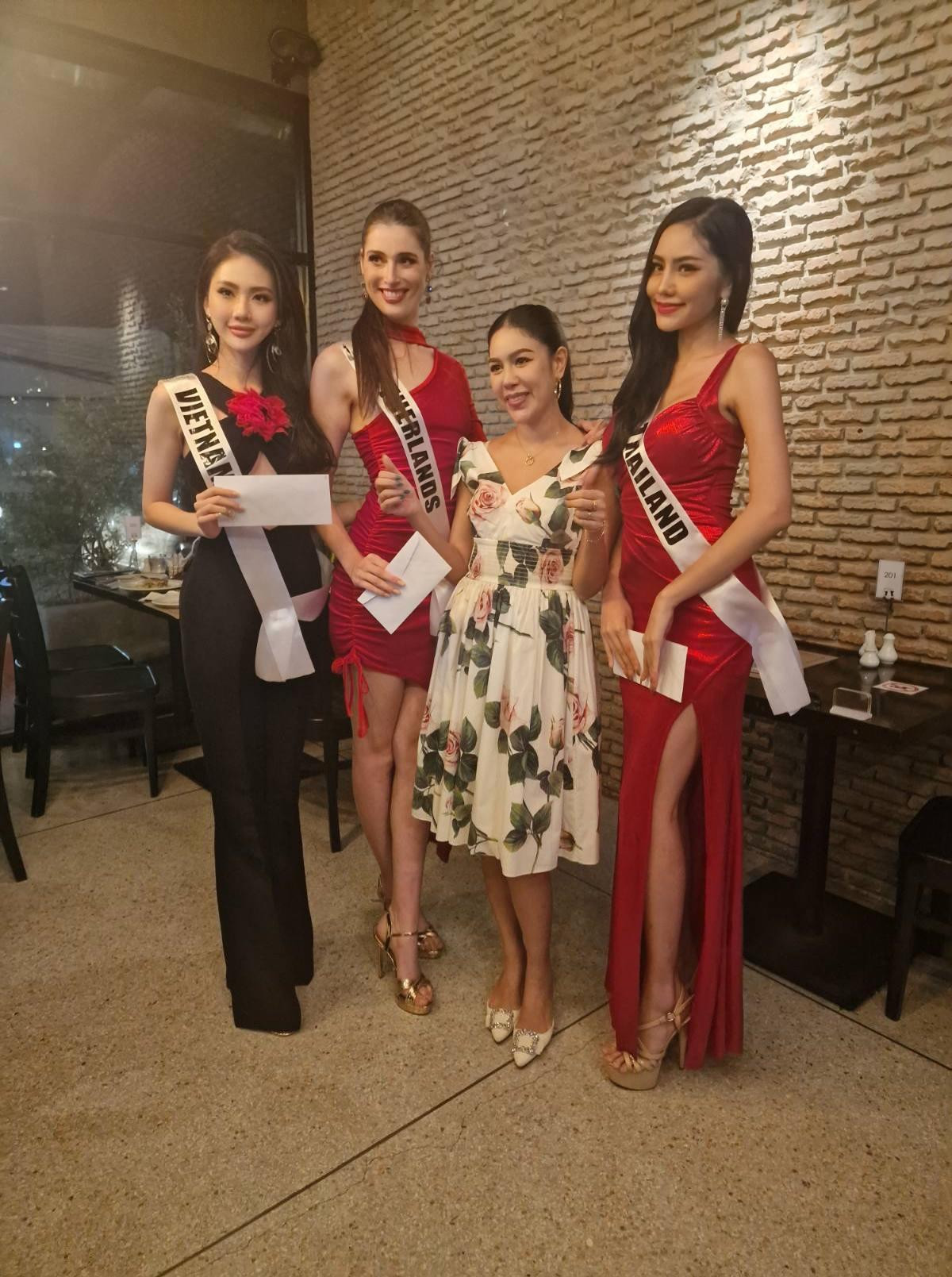 Bùi Quỳnh Hoa có tin vui tại Supermodel International: Đường tới quán quân rộng thênh thang Ảnh 2