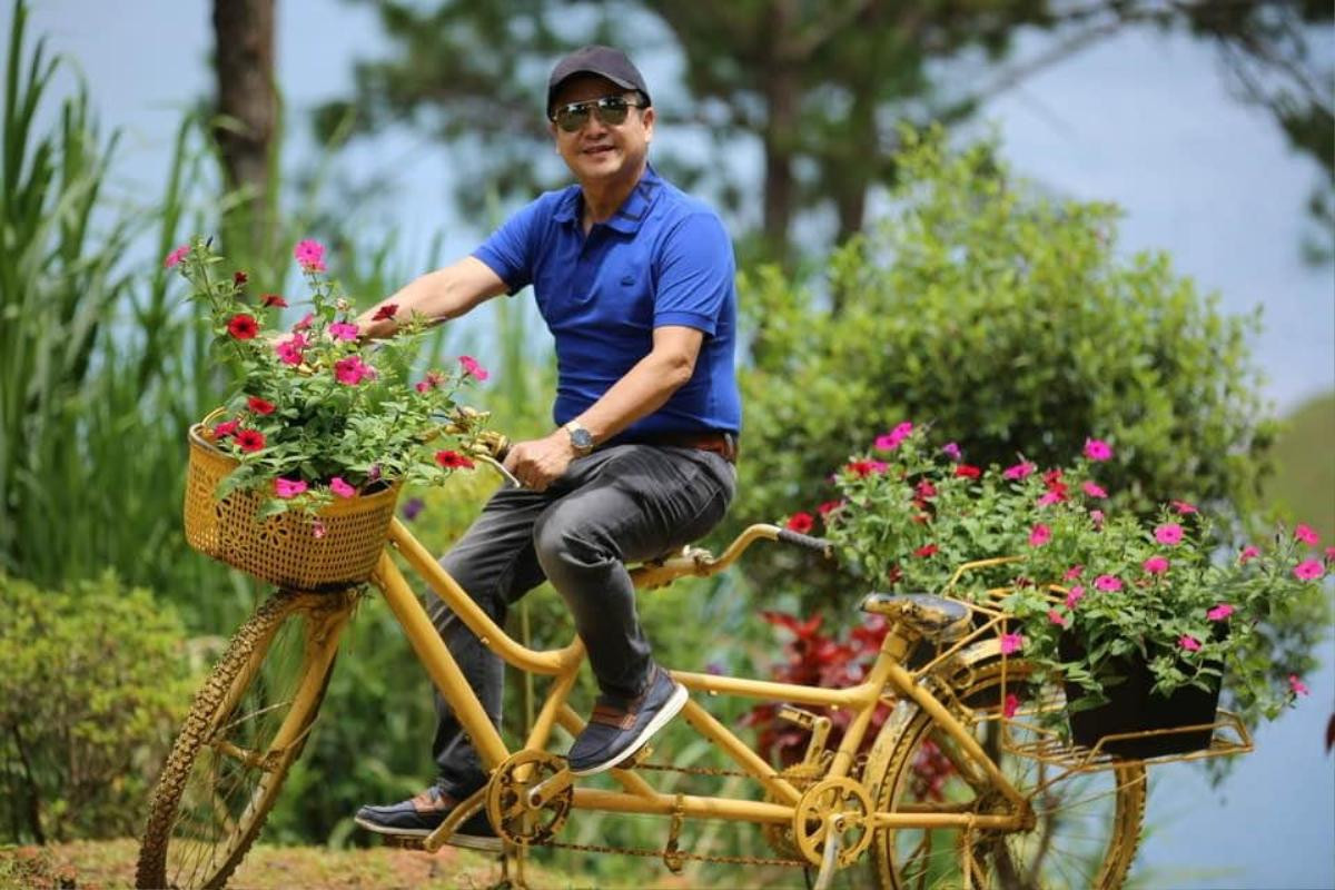 NSƯT Chí Trung: 'Tôi đang tận hưởng cuộc sống và tiêu những đồng tiền sạch của mình' Ảnh 3