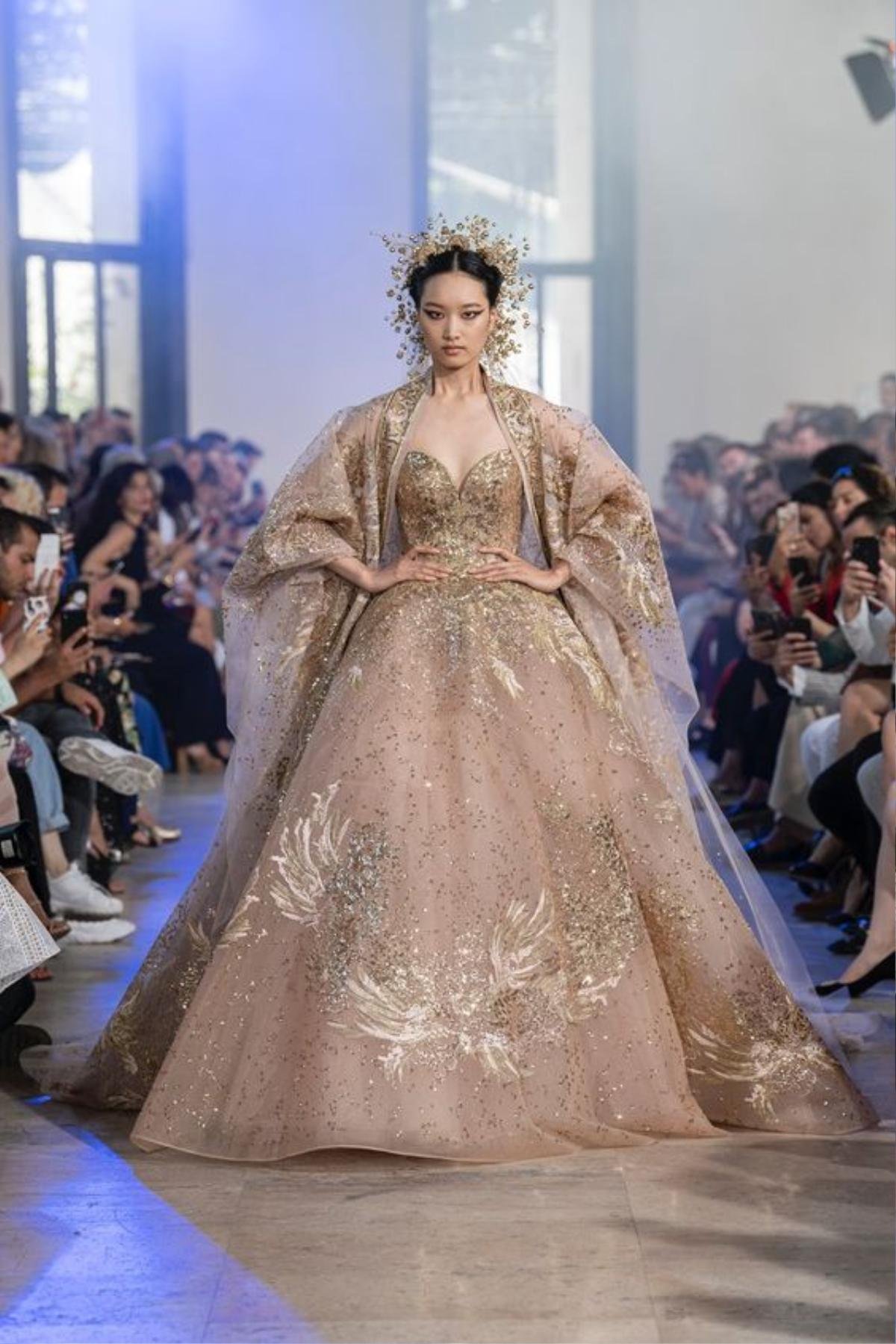 Haute Couture: Chuẩn mực thời trang cao cấp nhất hay giấc mơ xa hoa phù phiếm? Ảnh 11