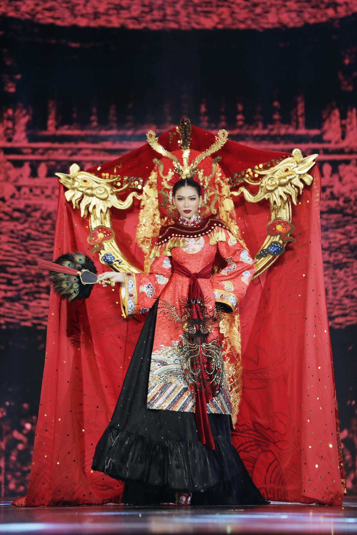 Top 10 bộ National Costume đẹp nhất Miss Grand Vietnam 2022: Đong đầy tinh hoa văn hóa dân tộc Ảnh 5