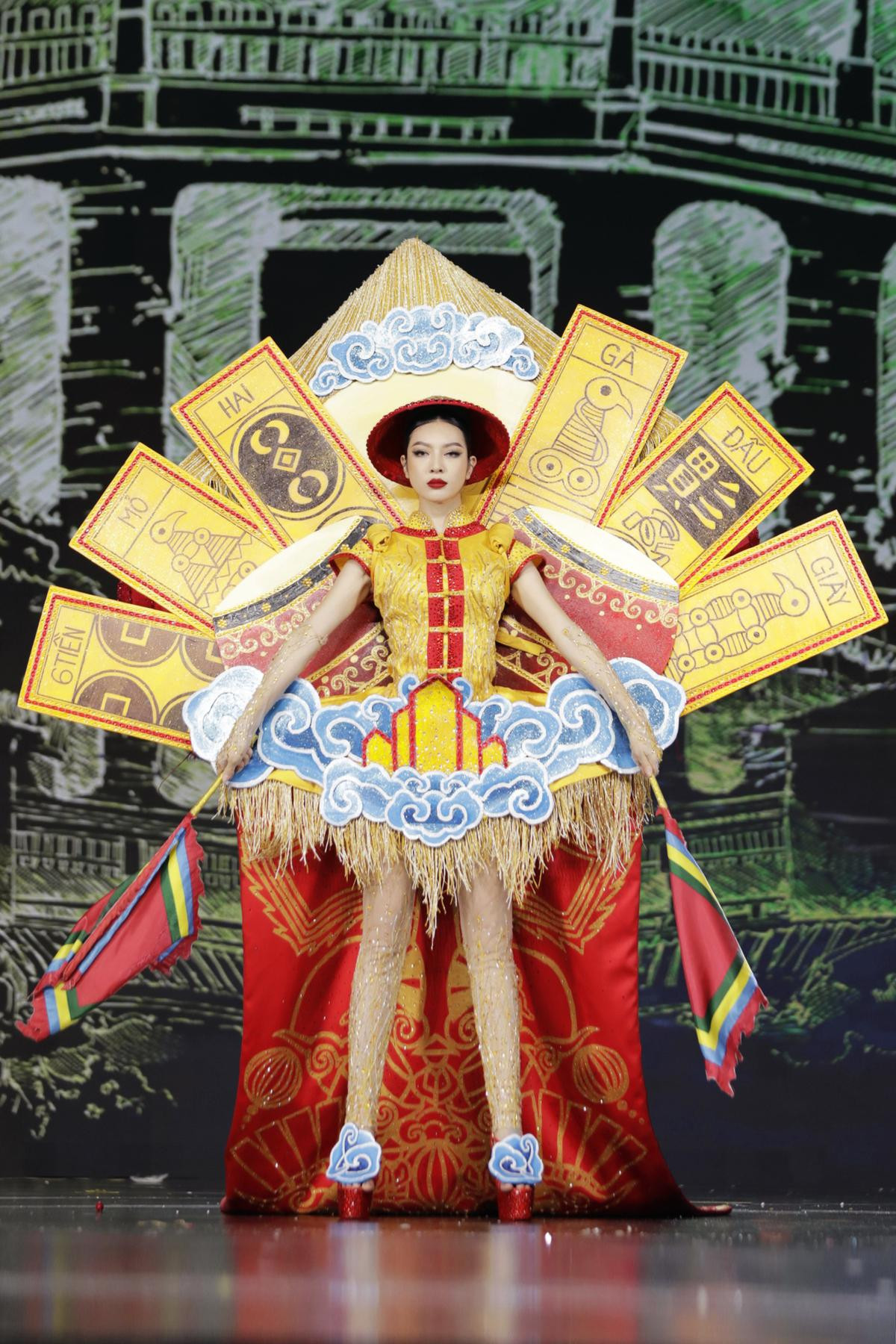 Top 10 bộ National Costume đẹp nhất Miss Grand Vietnam 2022: Đong đầy tinh hoa văn hóa dân tộc Ảnh 3