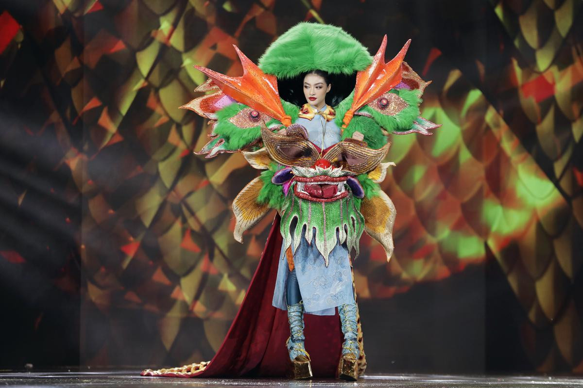 Mai Phương - Ngọc Thảo - Phương Anh hừng hực niềm tự hào dân tộc khi diễn National Costume Ảnh 7