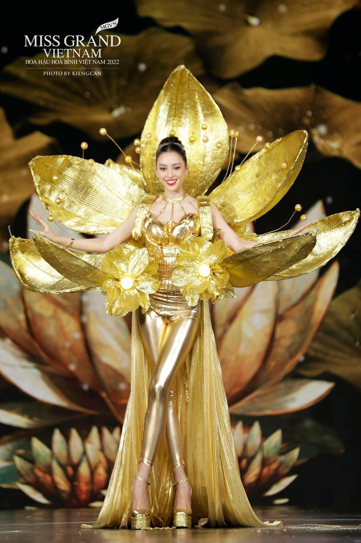 Miss Grand Vietnam 2022 khiến netizen 'quay xe' với phần thi Trang phục dân tộc cực kỳ bắt mắt Ảnh 1