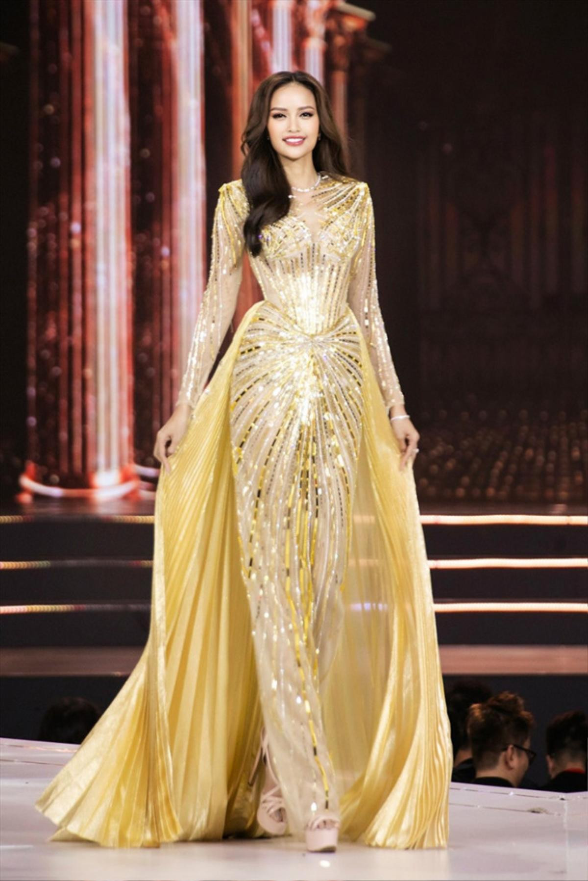 Diện lại outfit từng viral Miss Universe Vietnam 2022, Ngọc Châu khiến netizen 'khóc ròng' vì điều này Ảnh 1