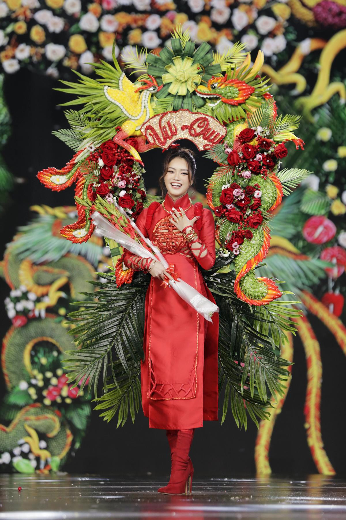 Tết cổ truyền, đám cưới miền Tây 'tràn' vào thiết kế National Costume tại Miss Grand VN: Rực rỡ sắc màu Ảnh 3