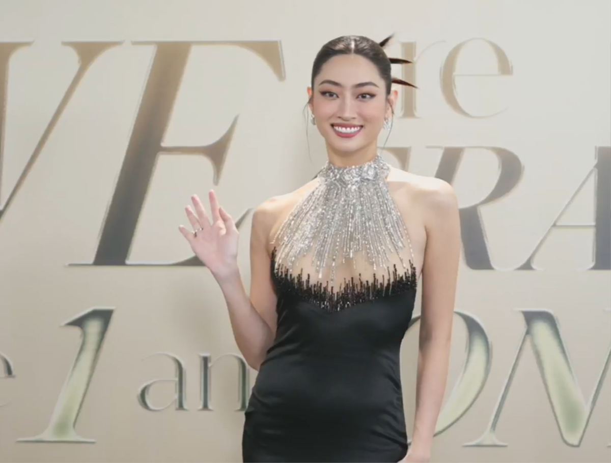 Thảm đỏ Chung khảo Miss Grand Vietnam 2022: Thùy Tiên hôn gió, tái hiện lại màn hô tên viral Ảnh 5