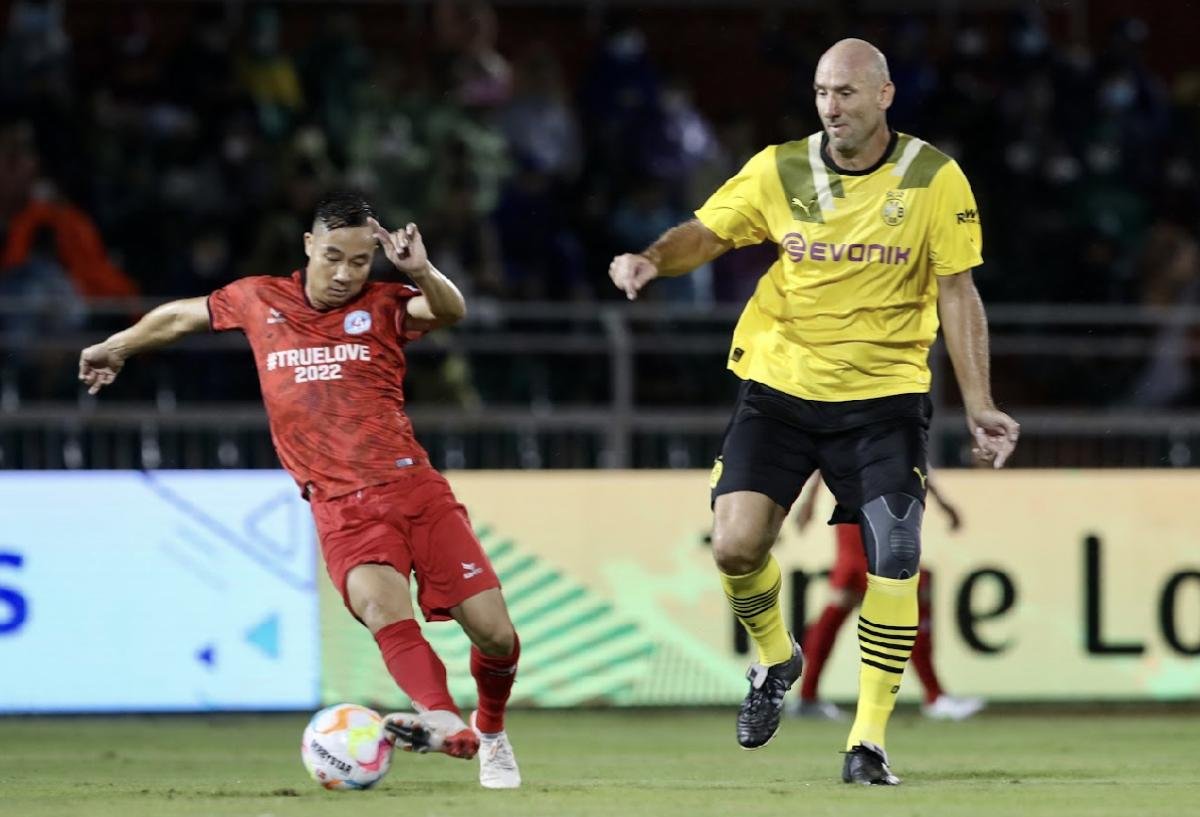 Công Vinh và Văn Quyến tái xuất, đội ngôi sao Việt Nam thua Dortmund 1-4 Ảnh 3