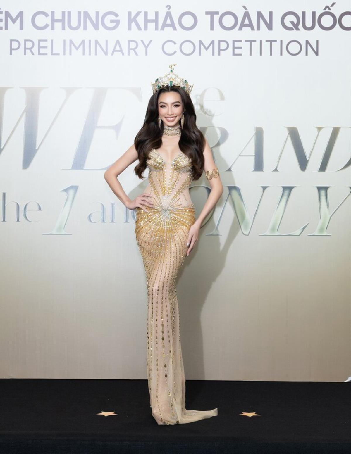 Hoa hậu Mai Phương diện trang phục lộ nội y, phản cảm trên thảm đỏ Miss Grand Vietnam 2022? Ảnh 1