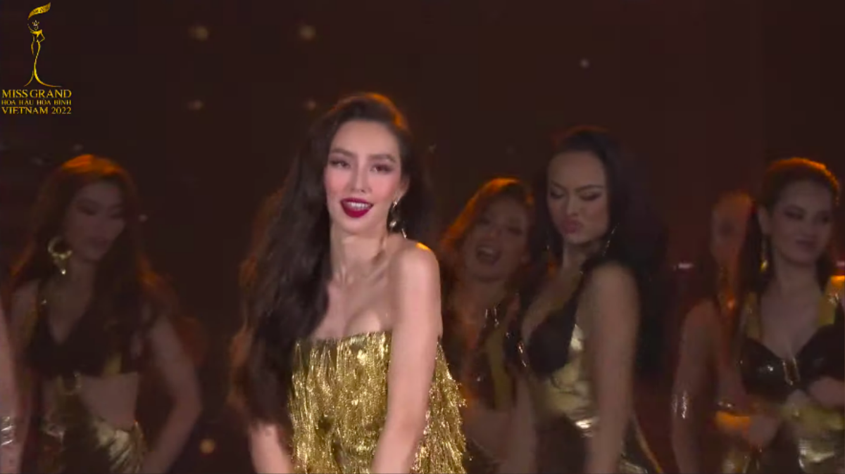 Thùy Tiên cùng dàn thí sinh Miss Grand Vietnam bị chê nhảy 'ô dề', như đang 'chặt thịt' Ảnh 7