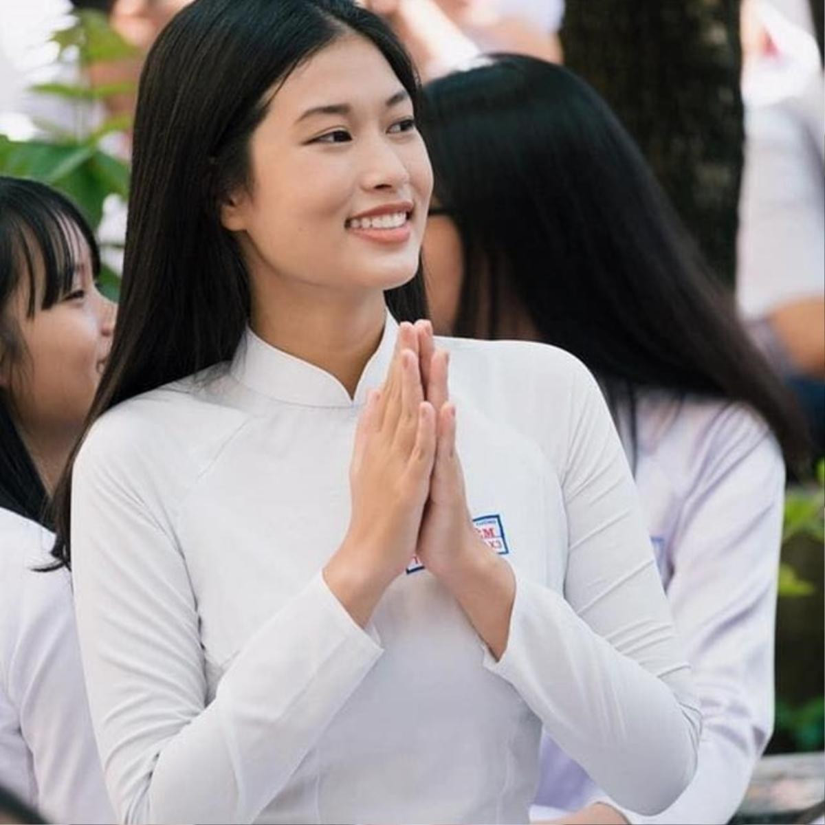 Loạt ảnh trong trẻo thời áo dài đến trường của Tân Miss Grand Vietnam 2022 Ảnh 8