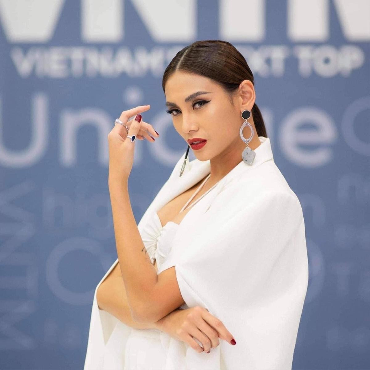 Võ Hoàng Yến chưng hửng khi nghe tin Thiên Hương rớt Top 5 Miss Grand VN: 'Với chị, em là nữ hoàng' Ảnh 4