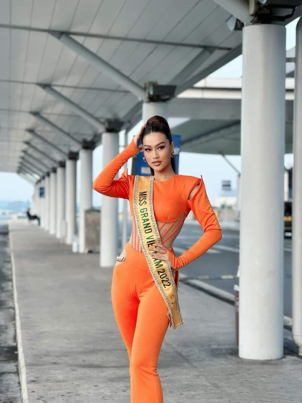 Miss Grand International dán ảnh Thiên Ân lên hàng first face: Fan vỗ tay ào ào vì quá sáng - quá sáng Ảnh 5