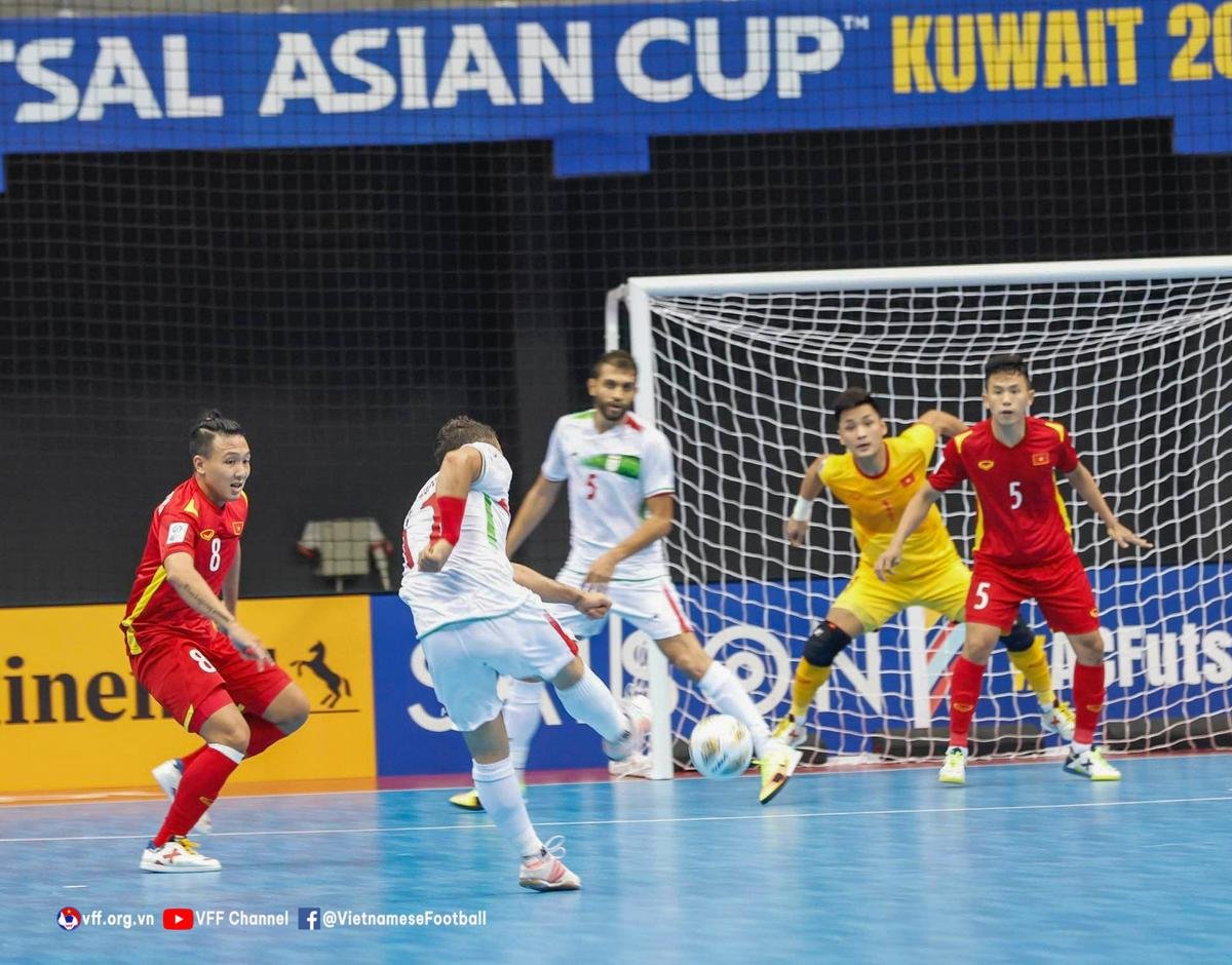 Việt Nam thua Iran 1-8: Không thể chống nổi Ảnh 3