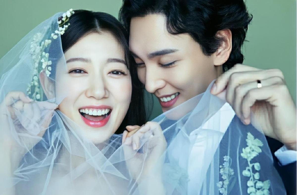 Choi Tae Joon và Park Shin Hye lần đầu cùng xuất hiện hậu có tin vui tại đám cưới của Nam Goong Min Ảnh 4