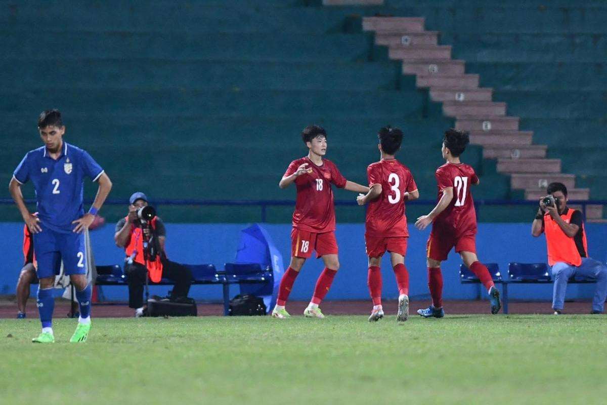 Việt Nam vùi dập Thái Lan 3-0 để vào VCK U17 châu Á Ảnh 1