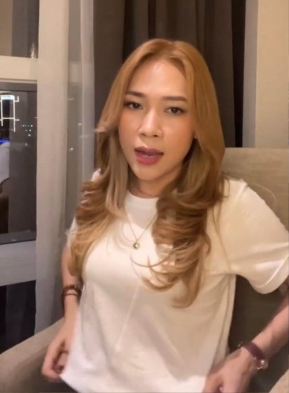 Mỹ Tâm 'đập tan' tin đồn có bầu thông qua một hành động nhỏ trong livestream Ảnh 1