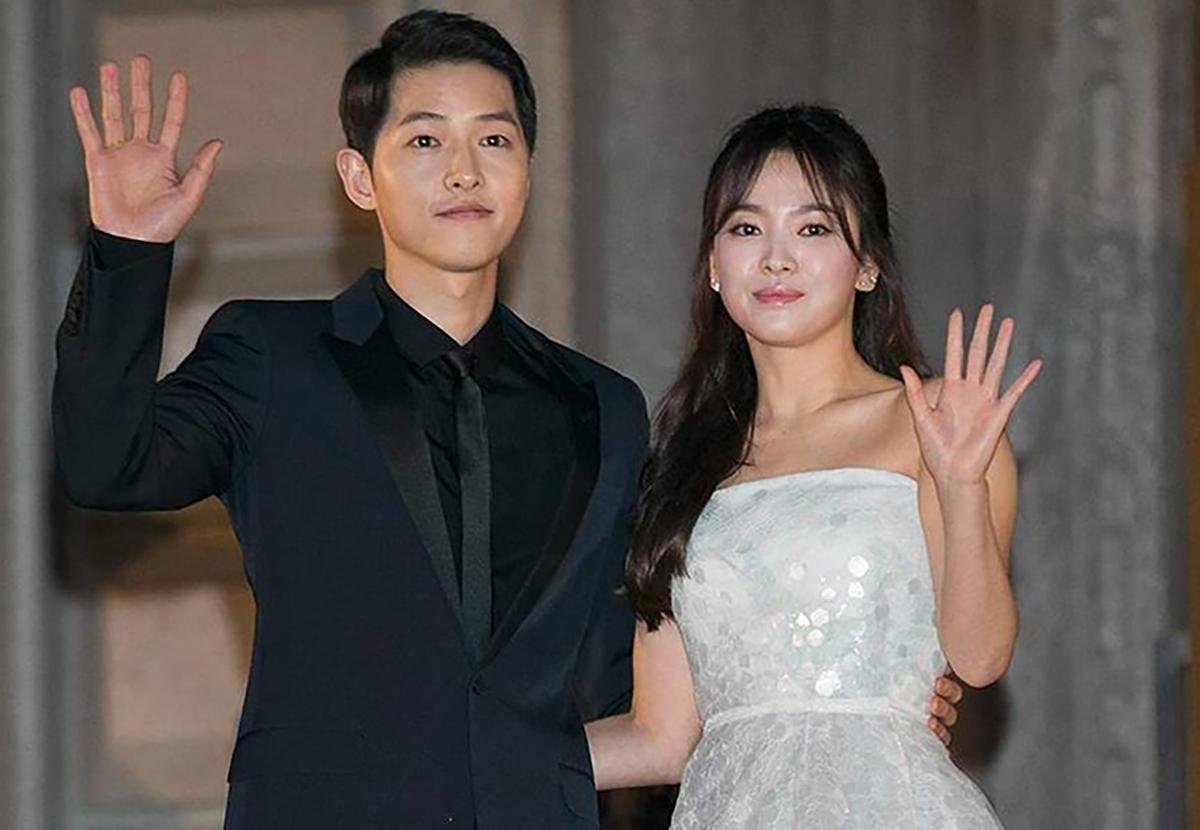 Song Joong Ki tiếp tục lập thành tích khủng, Song Hye Kyo sự nghiệp đi xuống Ảnh 1