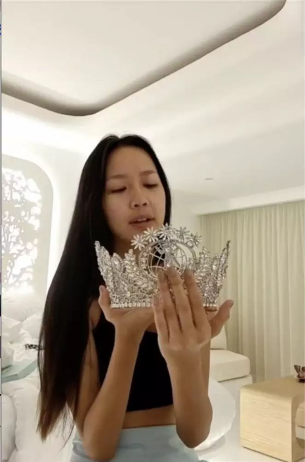 Sự thay đổi trong vương miện Miss Intercontinental của Bảo Ngọc: Ý nghĩa lớn và giá trị cực 'khủng' Ảnh 4