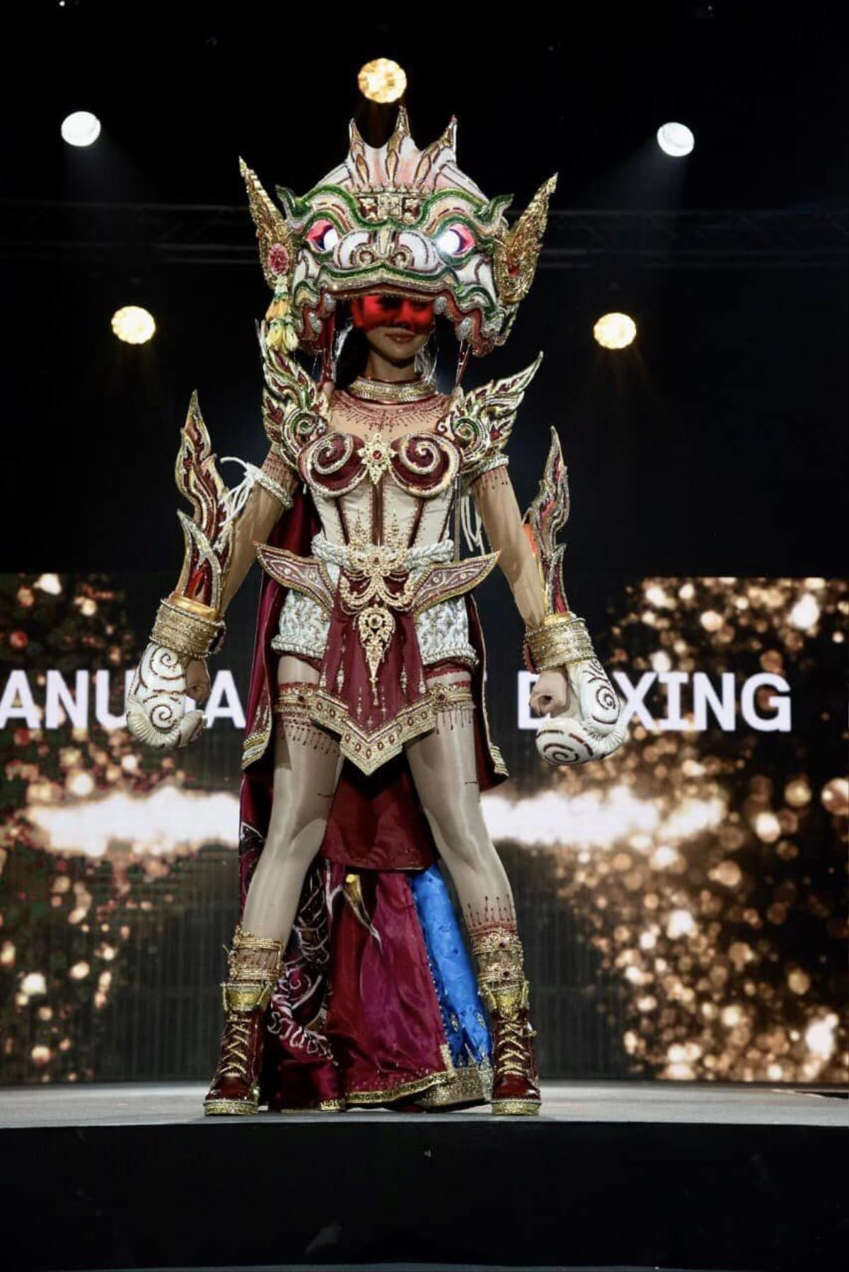 Chị đại Engfa tranh giải Best National Costume với Thiên Ân: Fan Việt luôn ở đây, đừng hòng manh động Ảnh 4