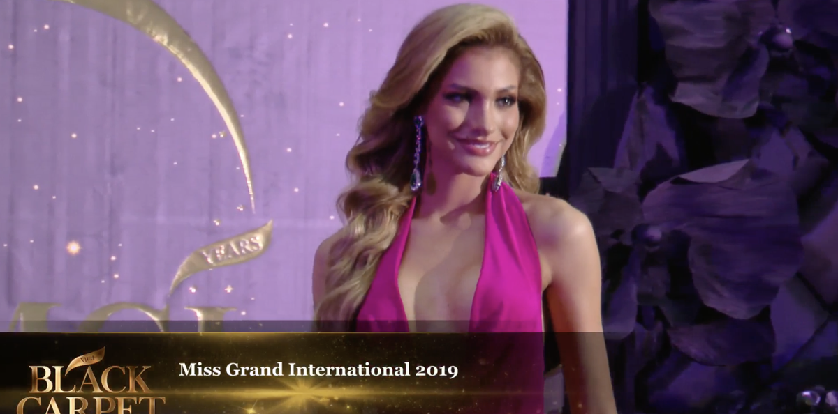 Thảm đỏ Miss Grand 2022: Thuỳ Tiên 'át vía' 'Búp bê Barbie' Venezuela với hình tượng như nữ hoàng Ảnh 5