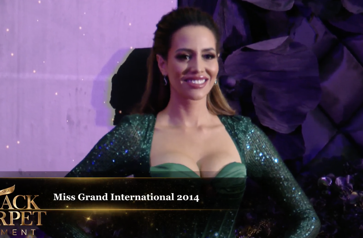 Thảm đỏ Miss Grand 2022: Thuỳ Tiên 'át vía' 'Búp bê Barbie' Venezuela với hình tượng như nữ hoàng Ảnh 8