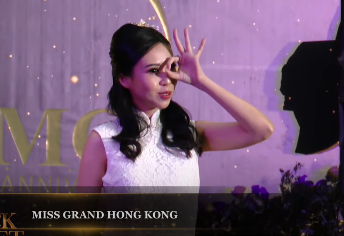 Thí sinh 'quậy' tại thảm đỏ chung kết Miss Grand: Người múa quạt, người tạo dáng cute 'quên lối về' Ảnh 6