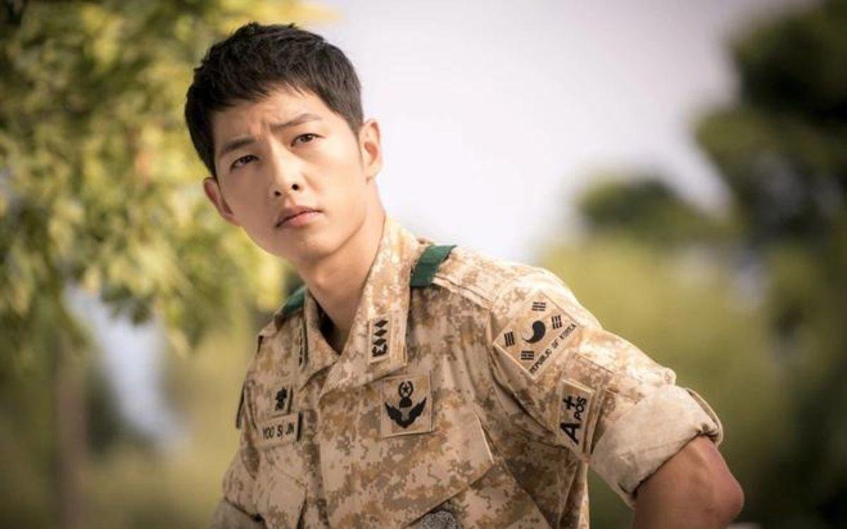 Song Joong Ki đã hết thời, phải đóng cặp với bạn diễn kém nổi hơn Song Hye Kyo? Ảnh 1