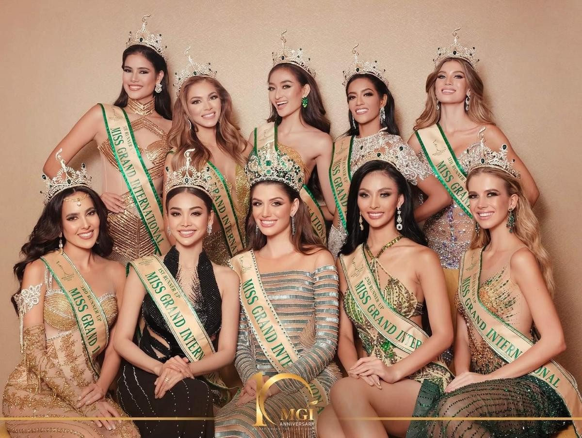 Top 10 Miss Grand 2022: Vương miện của Tân Hoa hậu bị lu mờ giữa cả 'rừng' Tiara của 9 Á hậu Ảnh 2