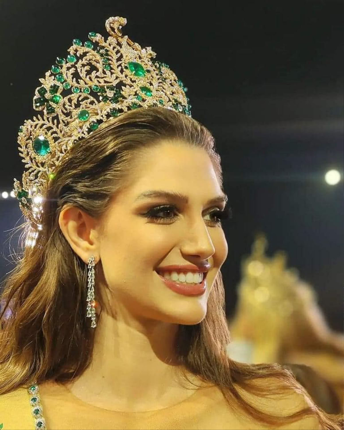 Chủ tịch Nawat từng 'ẩn ý' sẽ tiễn thẳng Thiên Ân ra khỏi Top 10 Miss Grand International 2022? Ảnh 1