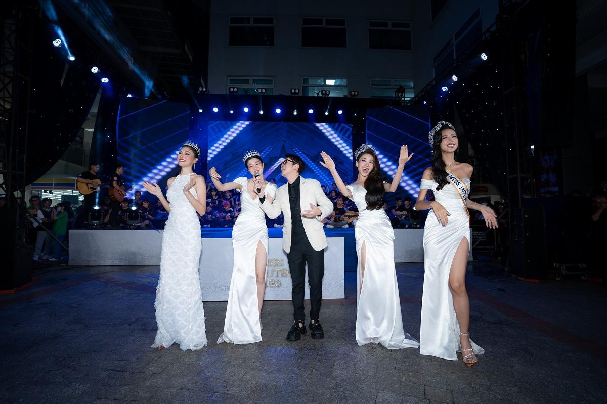 Top 3 Miss World Việt Nam 2022 cùng Á hậu Ngọc Thảo hóa fan cứng, 'quẩy' cực sung nhạc MONO Ảnh 5