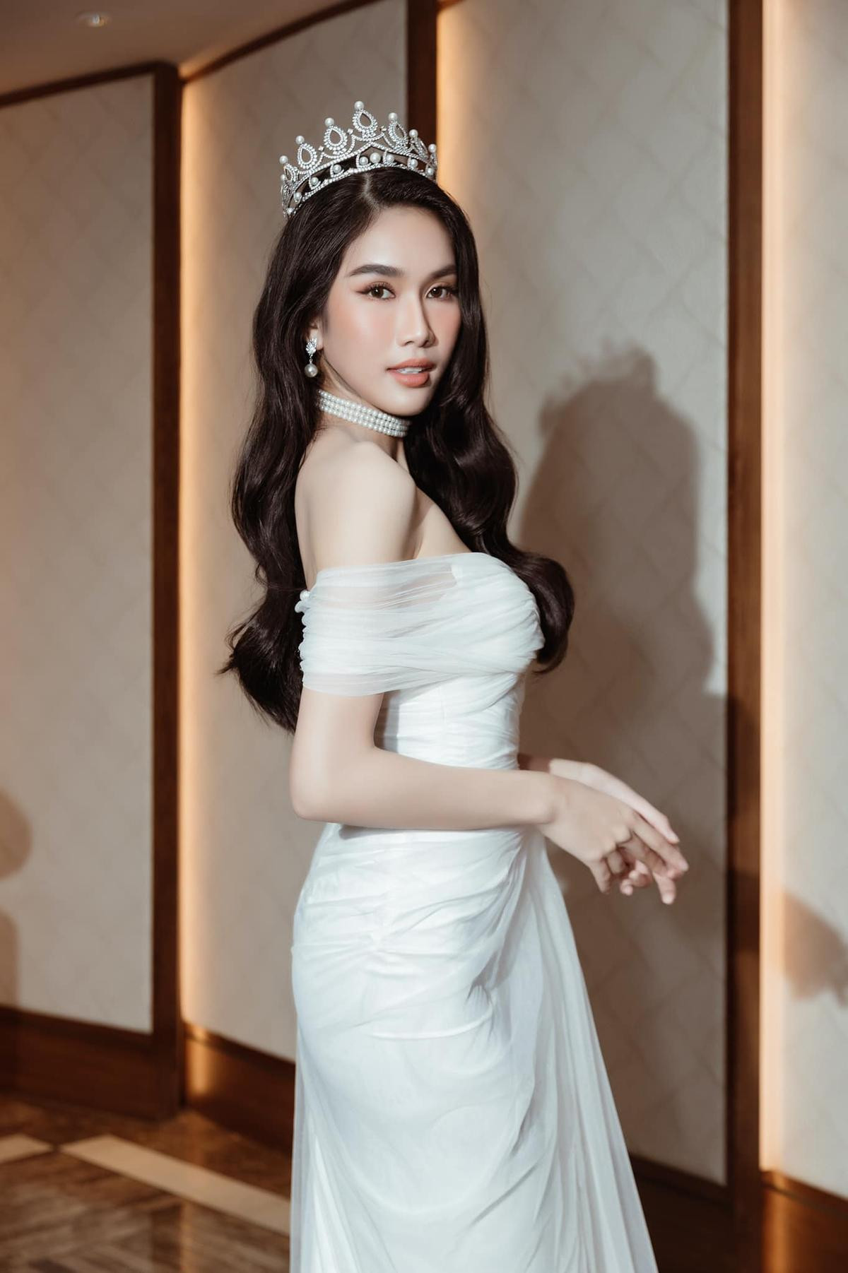 Vương miện Miss International đẹp tinh xảo, quá đẳng cấp: Thời của Phương Anh tới rồi Ảnh 5