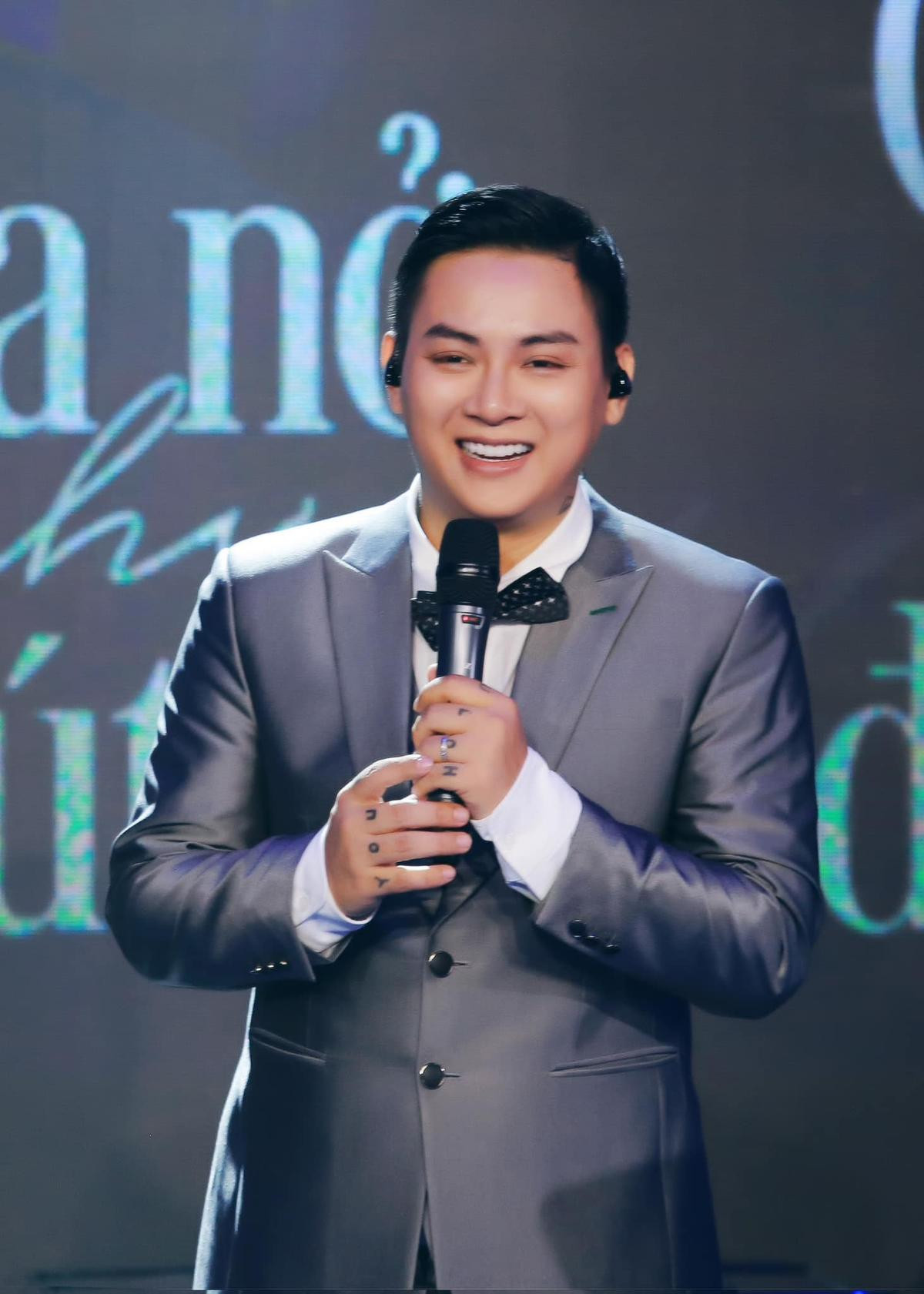 Trở lại showbiz mạnh mẽ hậu ồn ào, Hoài Lâm lần đầu đứng chung sân khấu với Nam Em - Bạch Công Khanh Ảnh 1