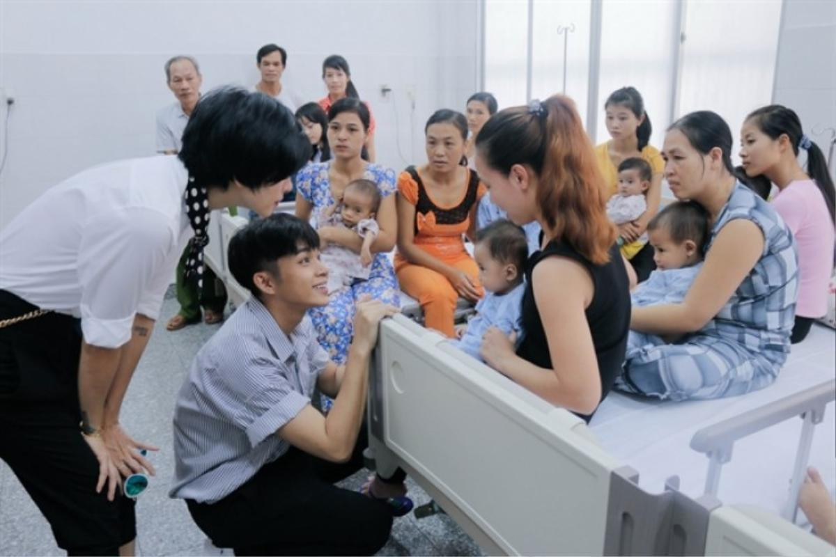 Siêu mẫu Xuân Lan: 'Nhiều người hỏi tôi nghệ sĩ có tiếp tục làm từ thiện sau những ồn ào hay không?' Ảnh 5