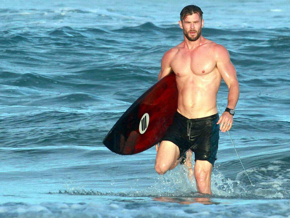 Chris Hemsworth bơi ở Bắc Cực lạnh giá cho cơ bắp săn chắc, kéo dài tuổi thọ Ảnh 1