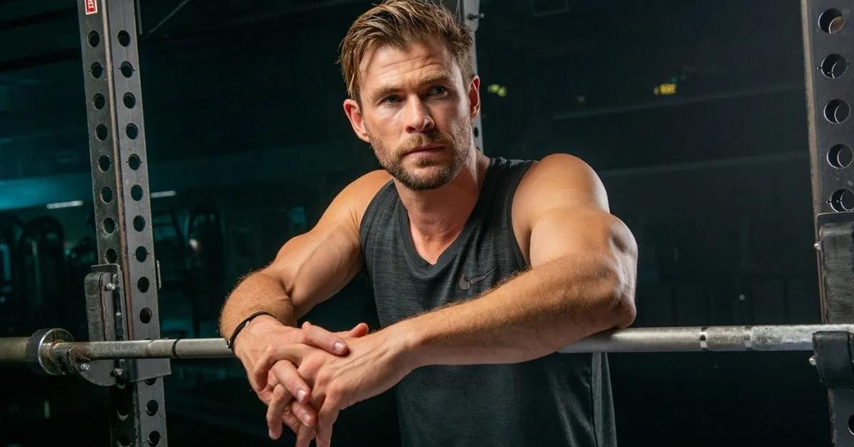 Chris Hemsworth bơi ở Bắc Cực lạnh giá cho cơ bắp săn chắc, kéo dài tuổi thọ Ảnh 4