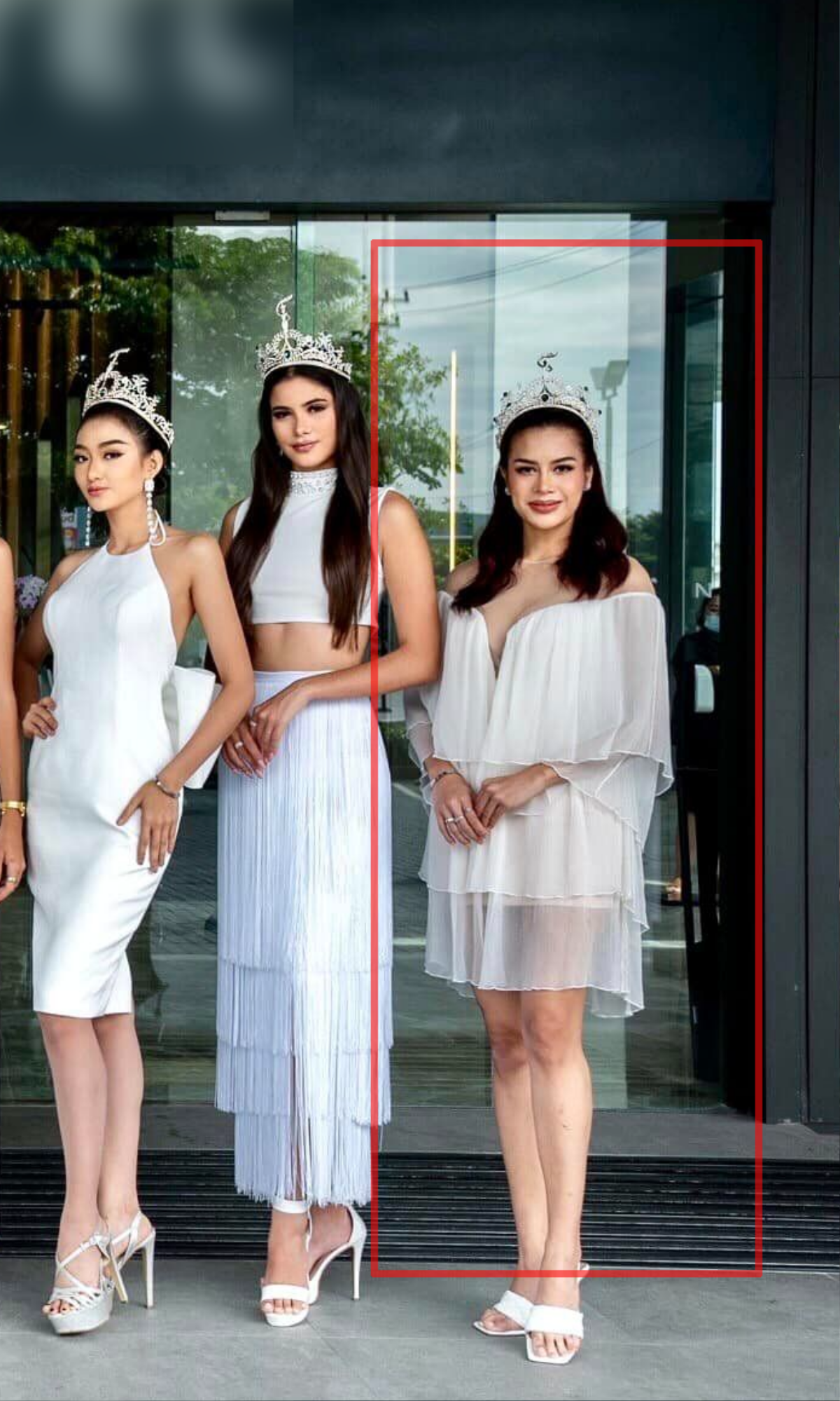 Á hậu 19 tuổi của Miss Grand 2022 ăn mặc 'thùng thình' nuốt dáng, fan thất vọng: Hết đồ mặc rồi sao? Ảnh 2