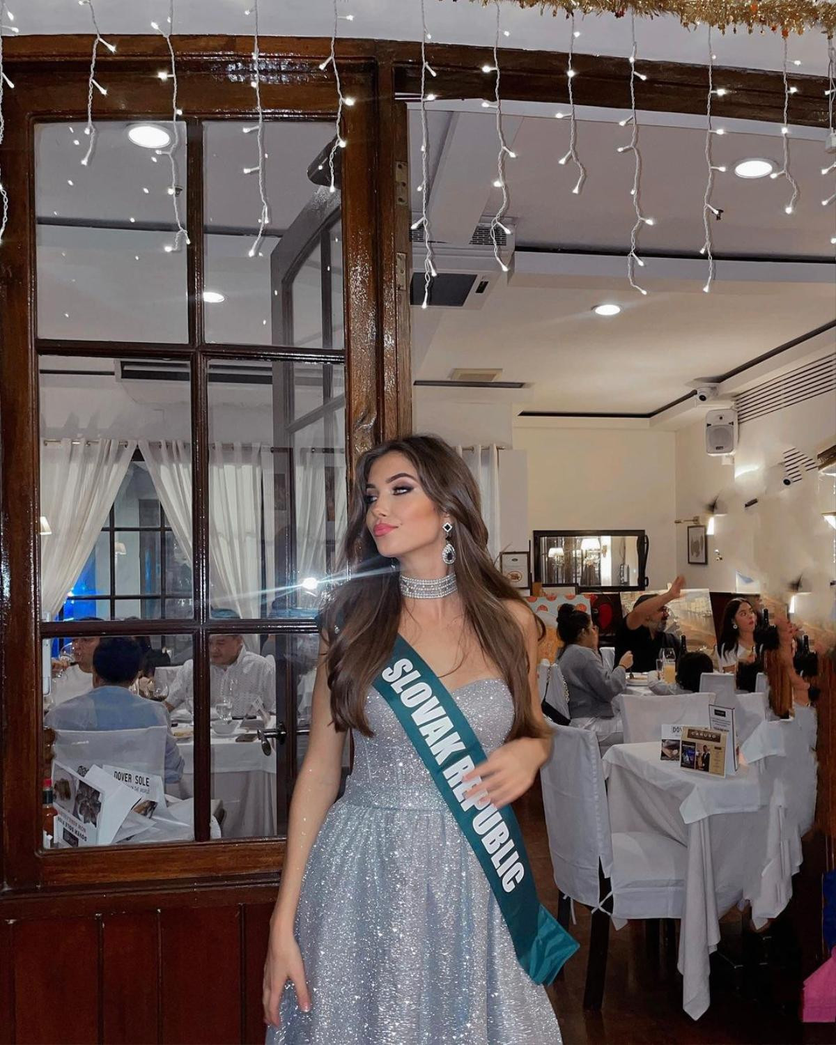 Góc mặc kệ sự đời: Chưa thi xong Miss Earth, thí sinh này đã vội vã ghi danh thi Miss Universe 2022 Ảnh 2