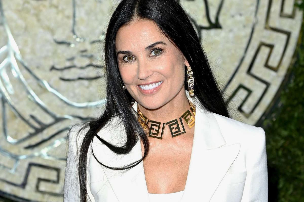 Bí quyết tạo nên vẻ đẹp rạng rỡ của Demi Moore ở tuổi 60, một lần nữa đứng trên đỉnh cao nhan sắc Ảnh 5