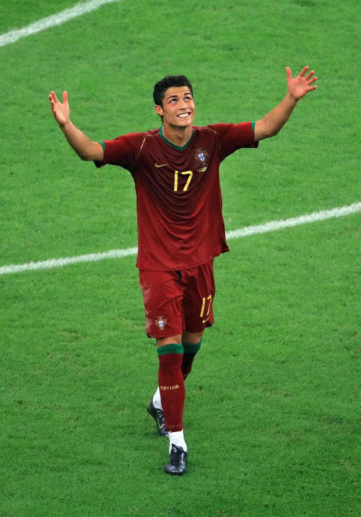 5 khoảnh khắc tạo ra sự vĩ đại của Ronaldo ở World Cup Ảnh 1