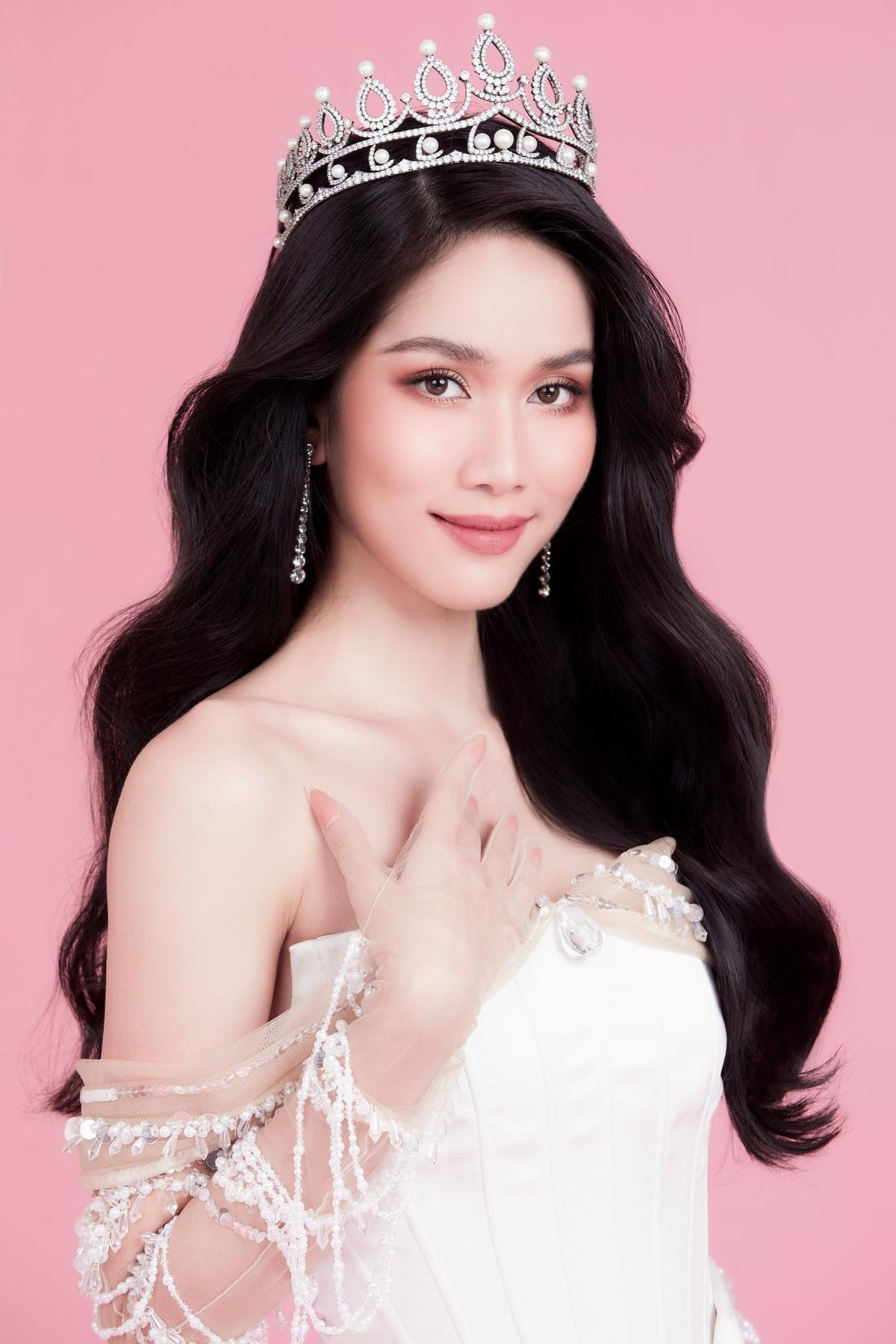 Á hậu Phương Anh bắn sương sương 5 thứ tiếng trước thềm tham gia Miss International Ảnh 1