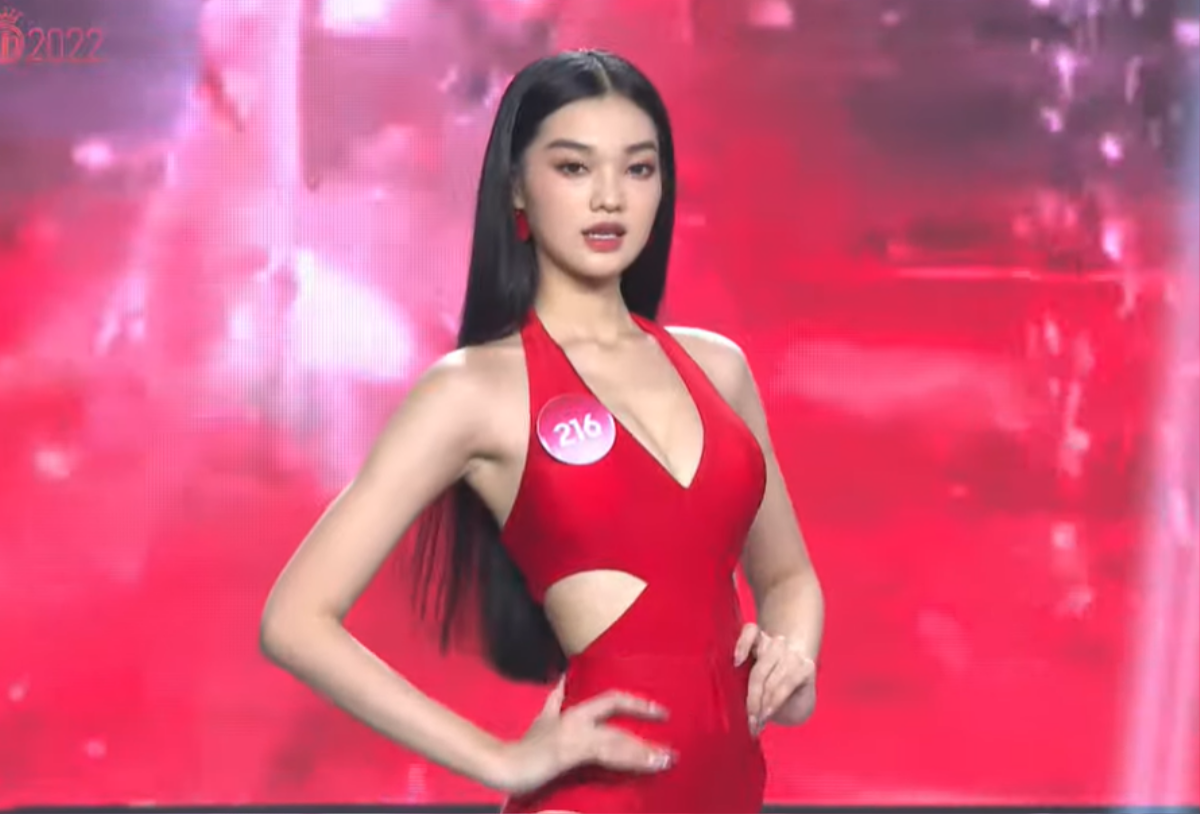 Chung khảo Hoa hậu Việt Nam 2022: Top 45 thả dáng với bikini nhưng trình catwalk còn 'sượng' Ảnh 5