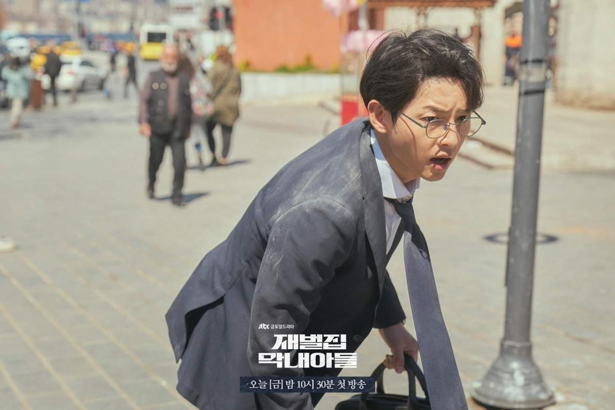 BXH diễn viên Hàn hot nhất tháng 11: Song Joong Ki và dàn cast Cậu Út Nhà Tài Phiệt gặp đối thủ mạnh Ảnh 4