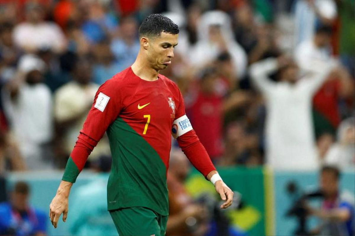 Chân dung 'phù thủy' khiến Ronaldo dự bị, gây sốt ở World Cup 2022 Ảnh 7